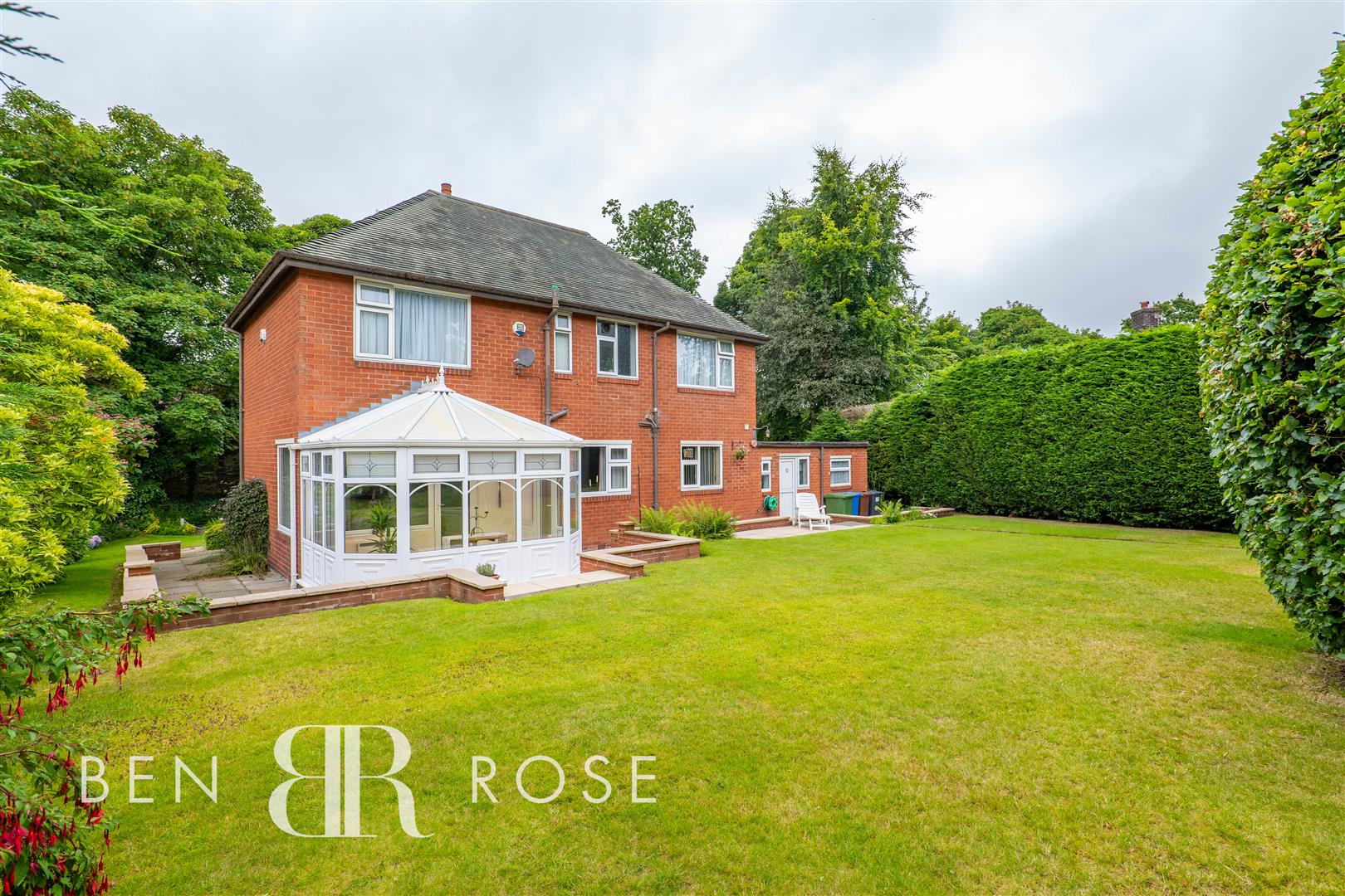 4 bed property in Parkside Drive, Chorley